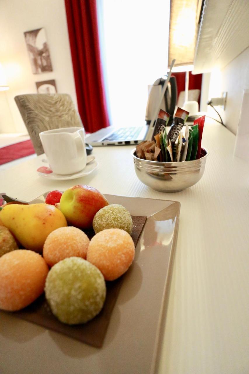 Tullia&Prisca Relais Hotel Rome Exterior photo